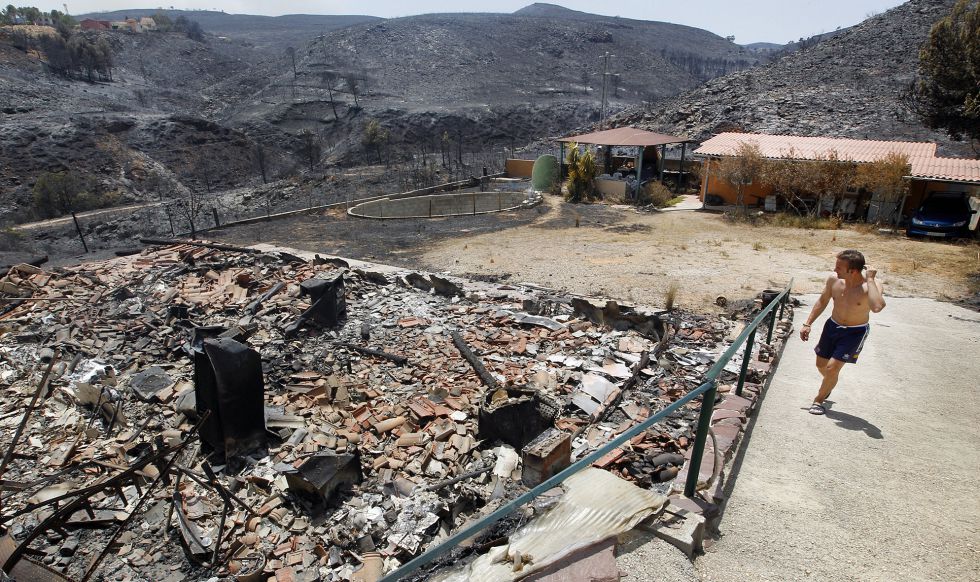 CONTINÚA EL TRÁGICO INCENDIO DE VALENCIA