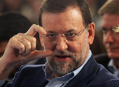 SÓLO FALTA EL DEDO EN EL OJO