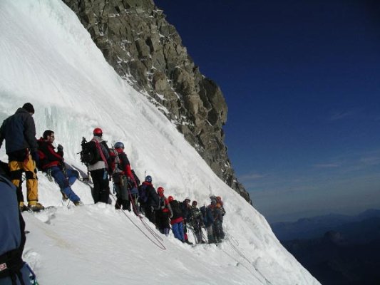 MÁS MUERTES EN LA ALTA MONTAÑA