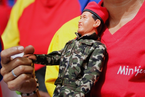 SIN ELEGANCIA NI TRANSPARENCIA... CH&Aacute;VEZ "EST&Aacute; BIEN"