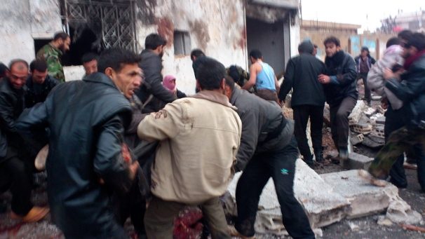 BOMBARDEO BRUTAL SOBRE F&Aacute;BRICA DE PAN EN SIRIA