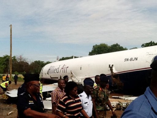 GHANA: CHOQUE ENTRE AVIÓN Y AUTOBÚS