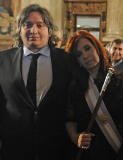 KIRCHNER: ¡MADRE NO HAY MÁS QUE UNA!