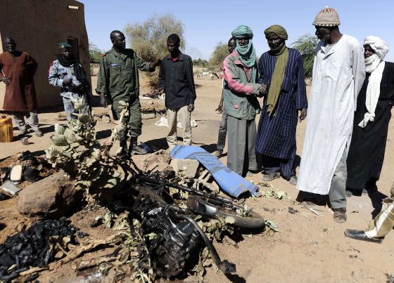 ATAQUES SUICIDAS CONTRA EL EJ&Eacute;RCITO DE MALI