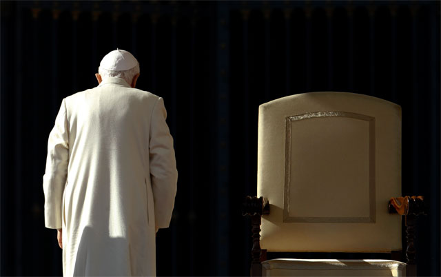 EL CANSANCIO PUDO CON EL PAPA