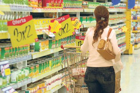 BAJA EL CONSUMO EN LA CESTA DE LA COMPRA