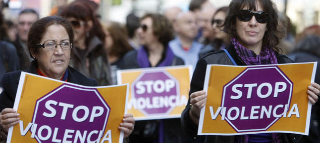 DENUNCIAS POR VIOLENCIA DE G&Eacute;NERO Y CRISIS ECON&Oacute;MICA