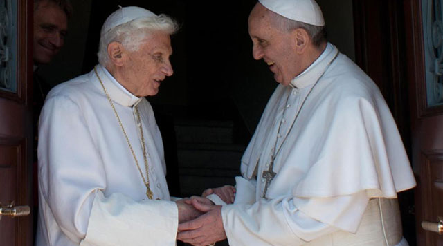 VUELVE EL PAPA