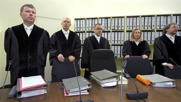 JUICIO A NEONAZIS EN ALEMANIA