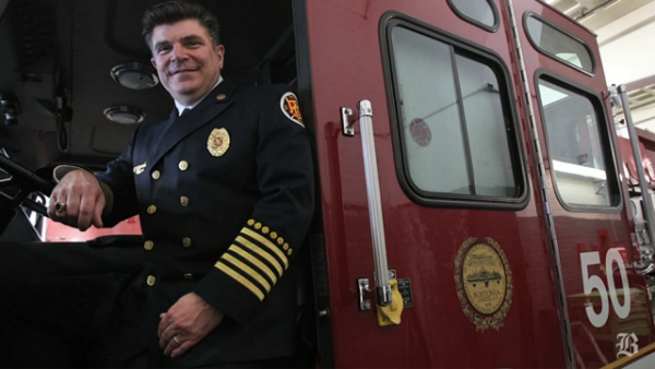 LAS CRITICAS HACEN DIMITIR AL JEFE DE BOMBEROS DE BOSTON