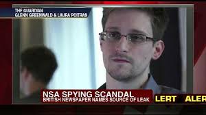 EL EX ESPIA DE EEUU SE REFUGIA EN HONG KONG