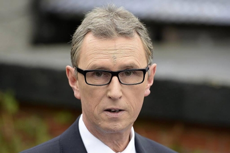 VICEPRESIDENTE BRITÁNICO DETENIDO POR ABUSOS SEXUALES
