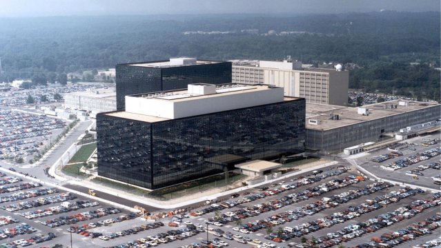 UNA DE ESPÍAS Y DE ESPIONAJE