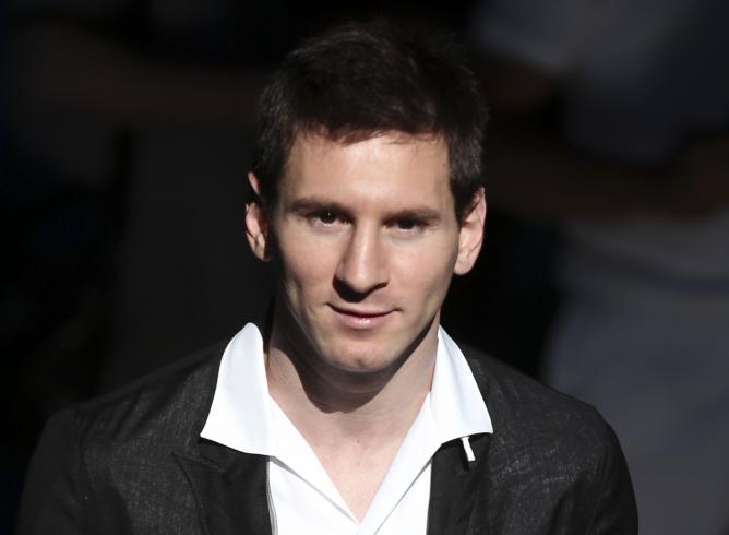 MESSI NO TIENE PROBLEMAS PARA ARREGLAR PÚBLICAMENTE SUS ASUNTOS CON DINERO