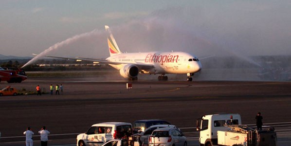 CIERRE DEL AEROPUERTO LONDINENSE DE HEATHROW