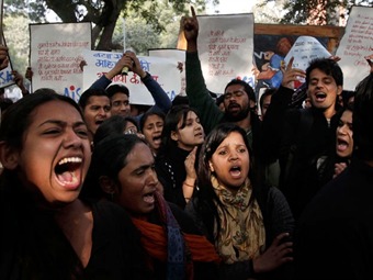 VIOLENCIA CONTRA LA MUJER EN LA INDIA