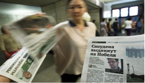SNOWDEN SE VA DEL AEROPUERTO