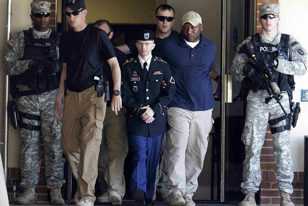MANNING CULPABLE DE ESPIONAJE PERO NO DE AYUDAR AL ENEMIGO