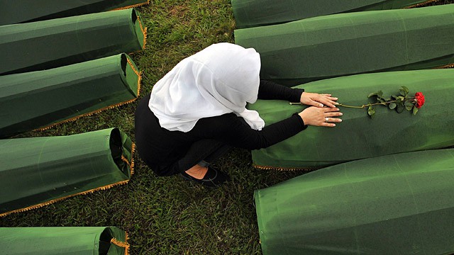 SREBRENICA: HOY ENTIERRAN A LOS 400 BOSNIOS QUE ESTABAN SIN IDENTIFICAR