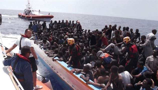 CONTINÚA LA OLA DE INMIGRANTES BUSCANDO EL NUEVO MUNDO