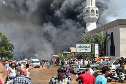 ATENTADOS FRENTE MEZQUITAS EN TRÍPOLI (LÍBANO)