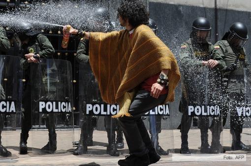 COLOMBIA: EJEMPLO DE DEMOCRACIA MILITARIZADA