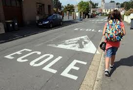 LAS ESCUELAS FRANCESAS PRESUMEN DE LAICISMO