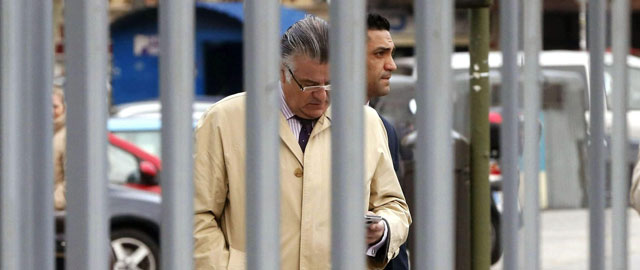 Y EN EL CAMPO NACIONAL: BARCENAS…. ANA BOTELLA….