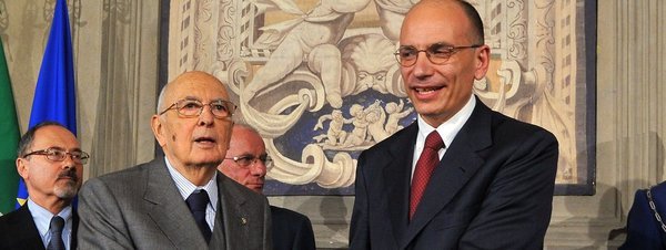 CRISIS POLÍTICA EN ITALIA: DIMITEN 5 MINISTROS DE BERLUSCONI