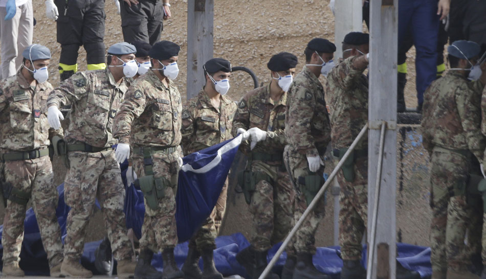 RESCATE DE MÁS VICTIMAS EN LAMPEDUSA