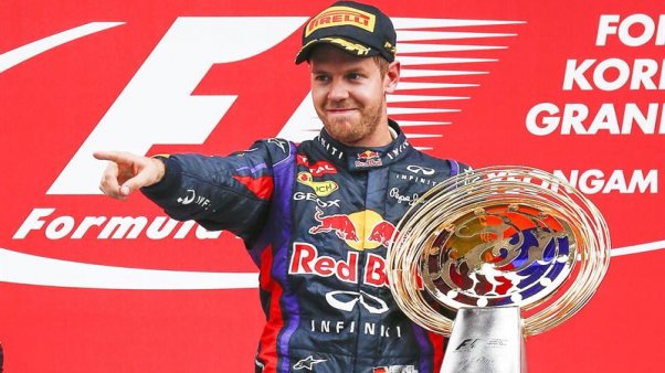 VETTEL VUELVE A DAR EL GOLPE