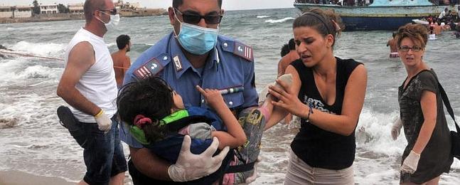 LLEGAN A SICILIA 800 INMIGRANTES MÁS