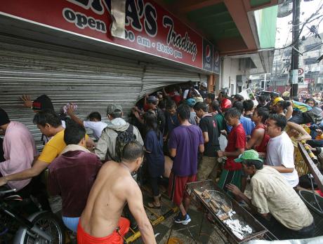 FILIPINAS MULTIPLICA SU DRAMA CON EL PILLAJE