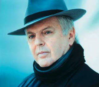NOTA CULTURAL DE BARENBOIM SOBRE LA MÚSICA EN ESPAÑA