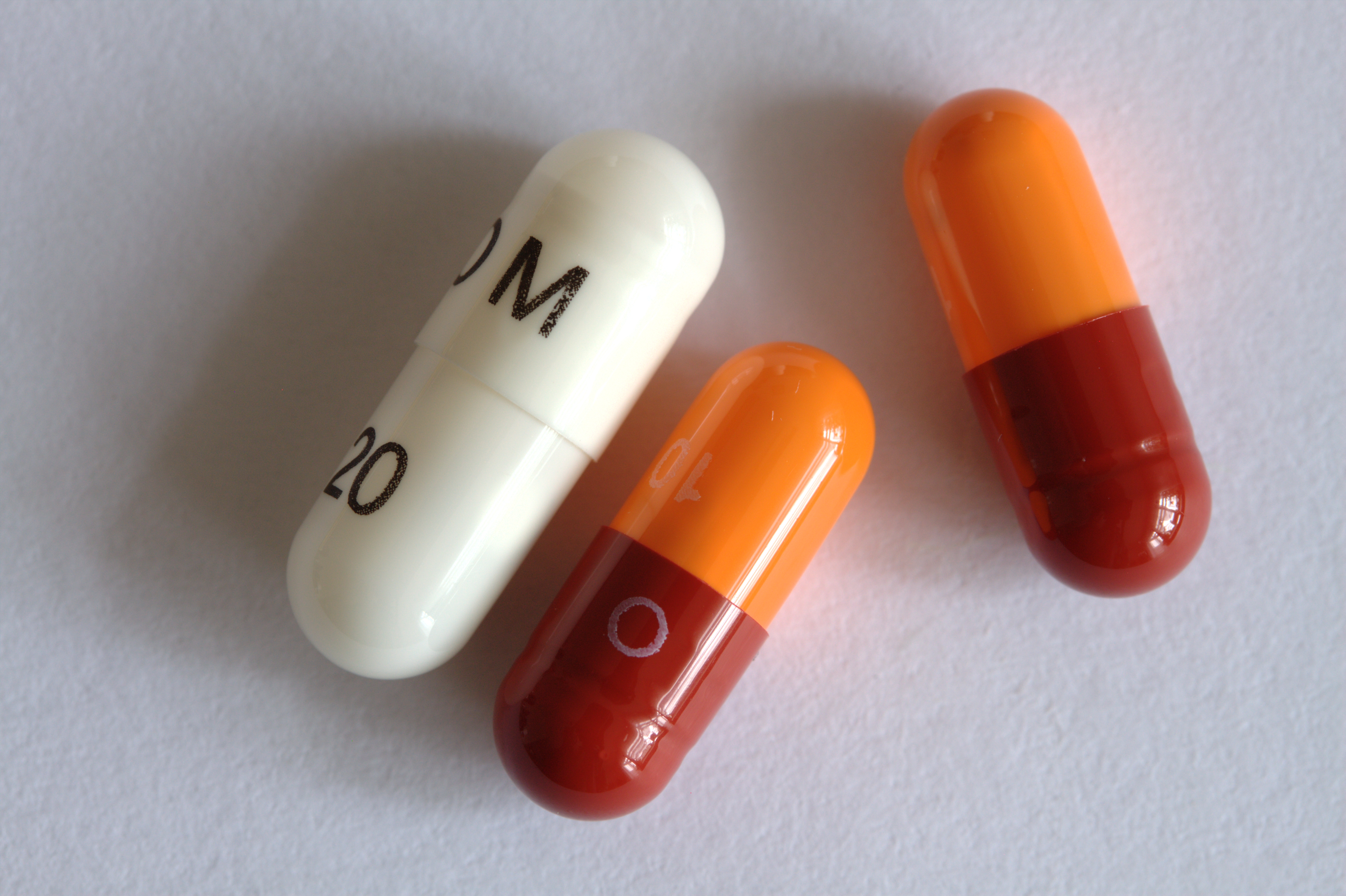 PELIGROS CON EL OMEPRAZOL