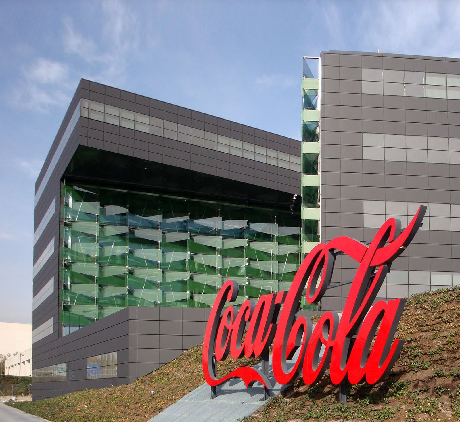 CIERRE DE LA COCA COLA