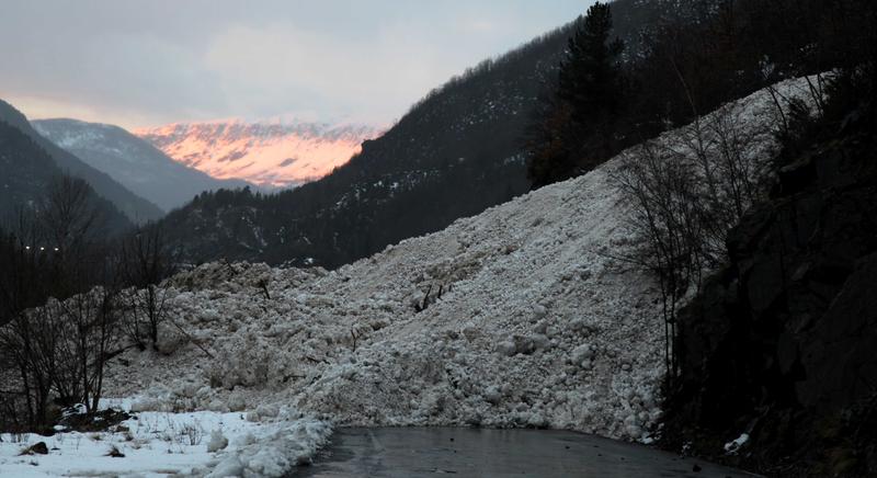 AISLADOS POR LA NIEVE EN EL PIRINEO HOSCENSE
