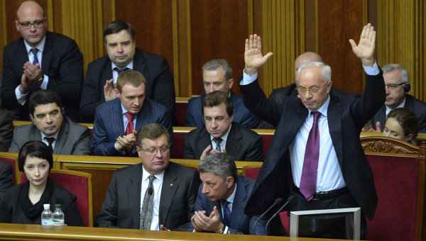 YANUKÓVICH SE QUEDA SOLO