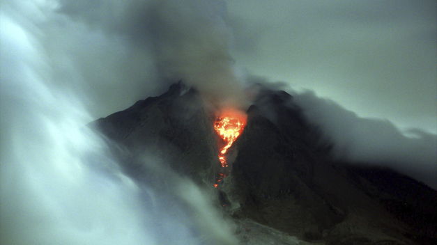 ERUPCIÓN DEL SINABUNG