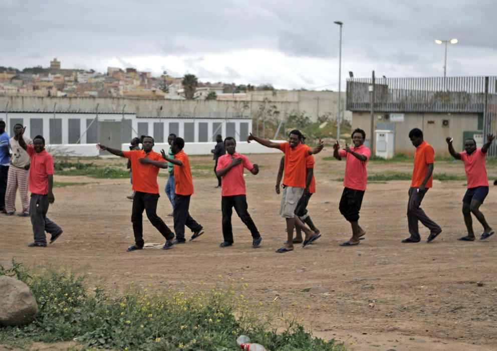 ASALTO A LA VALLA DE MELILLA AL GRITO DE “BARÇA, BARÇA”