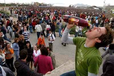 EL BOTELLÓN Y LOS JÓVENES ESPAÑOLES