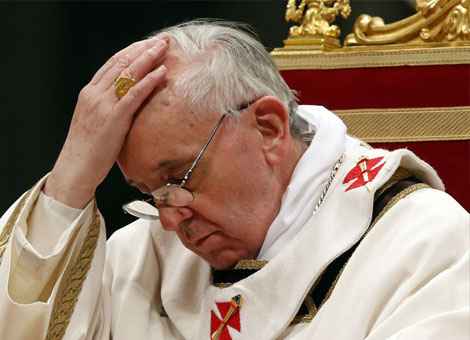 EL PAPA FRANCISCO PIDE PERDÓN