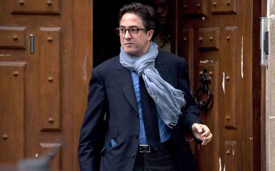 NUEVA DIMISIÓN VERGONZOSA PARA HOLLANDE