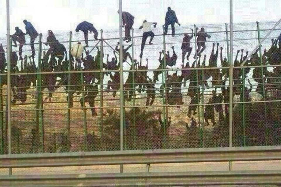 EL GOBIERNO REFORZARÁ LAS VALLAS DE CEUTA Y MELILLA