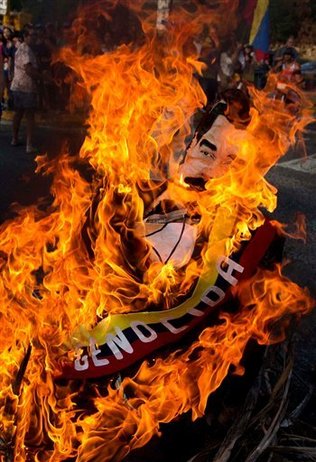 MADURO PROHÍBE MANIFESTARSE EN VENEZUELA
