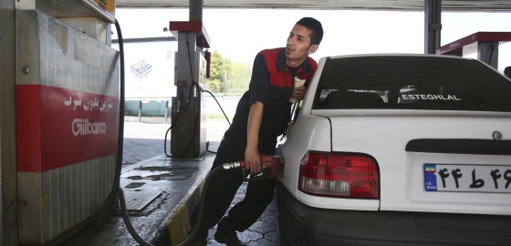 SUBE LA GASOLINA EN IRÁN