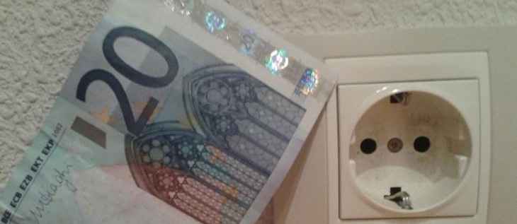 LAS ELÉCTRICAS DEVOLVERÁN DINERO...