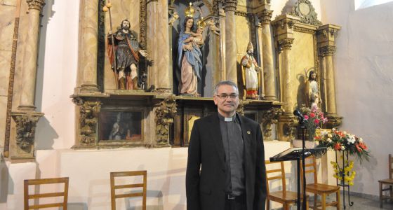 A FALTA DE SACERDOTES, BUENOS SON GUARDIAS CIVILES