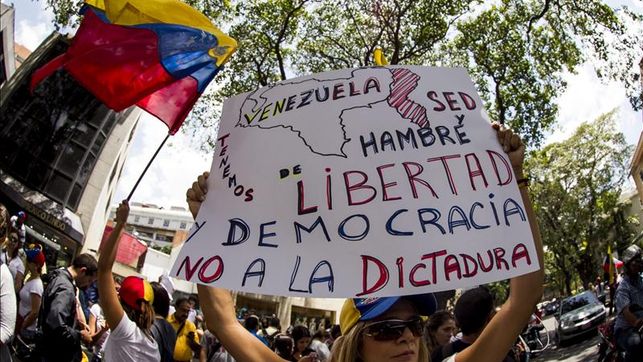EN VENEZUELA LA DICTADURA INMADURA SIGUE DANDO MALOS EJEMPLOS