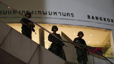 COMO OTRAS VECES, LOS MILITARES IMPONEN SU ORDEN EN TAILANDIA